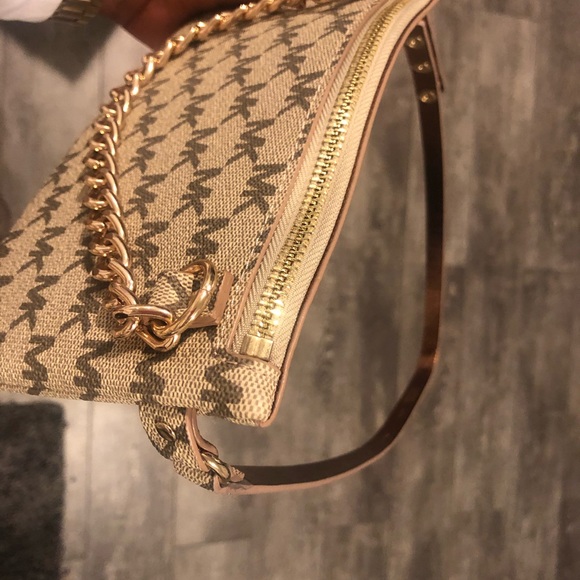 Michael Kors Fanny Pack - Picture 2 of 3